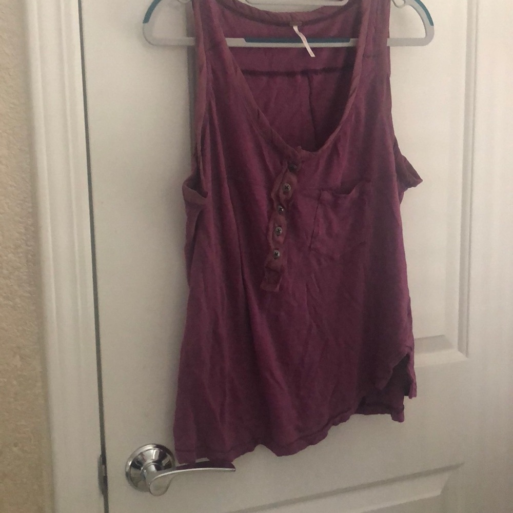Women’s tee